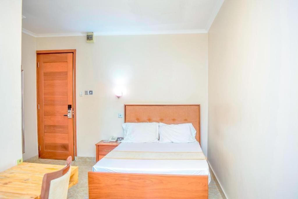 Hostel K27 Premier Backpackers Dar es Salaam Zewnętrze zdjęcie