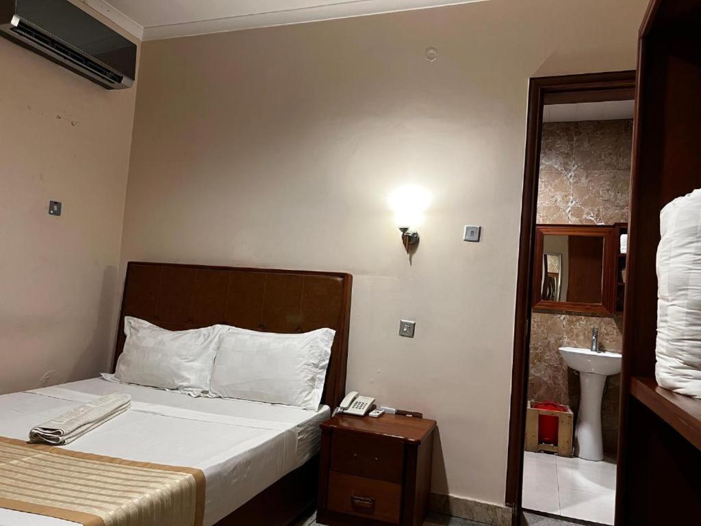 Hostel K27 Premier Backpackers Dar es Salaam Zewnętrze zdjęcie